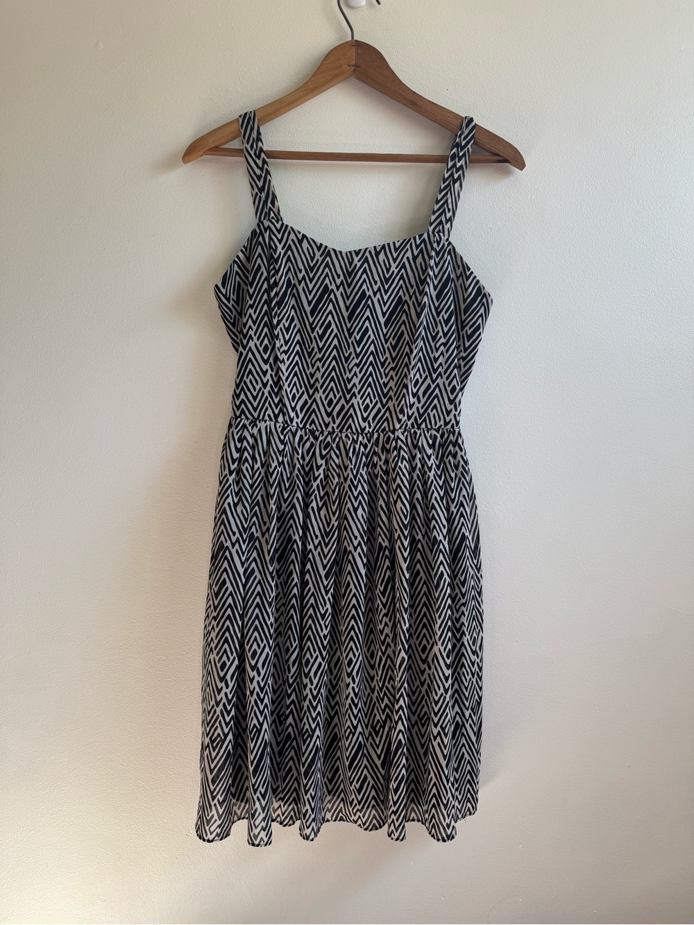 Forever 21 Black & White Geometric Midi Sundress